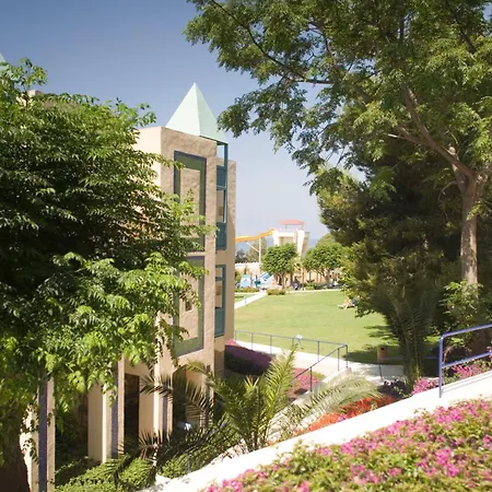 Robinson Pamfilya 4*