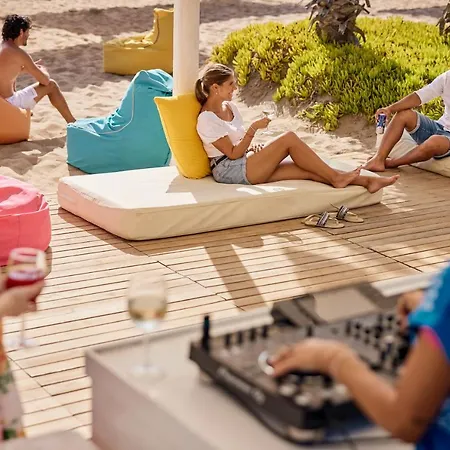 Robinson Pamfilya 4* シダ