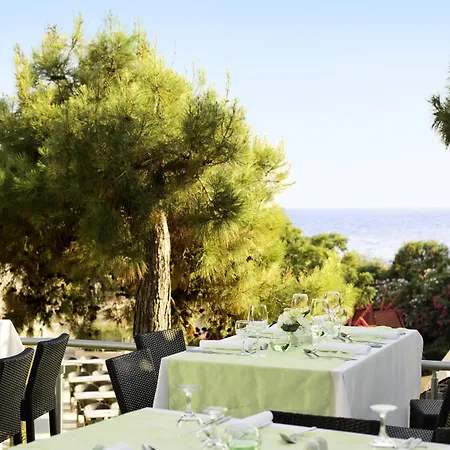 Rezort Robinson Pamfilya 4*