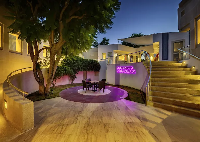 منتجع Robinson Pamfilya سيدي