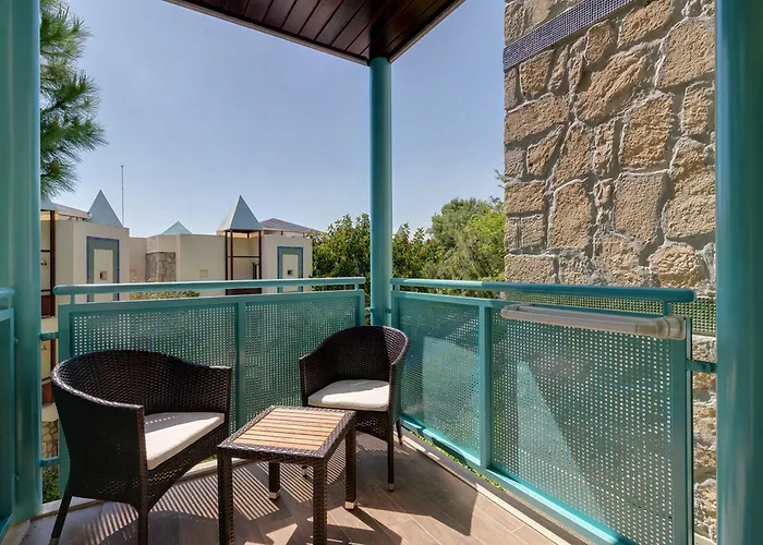 منتجع Robinson Pamfilya