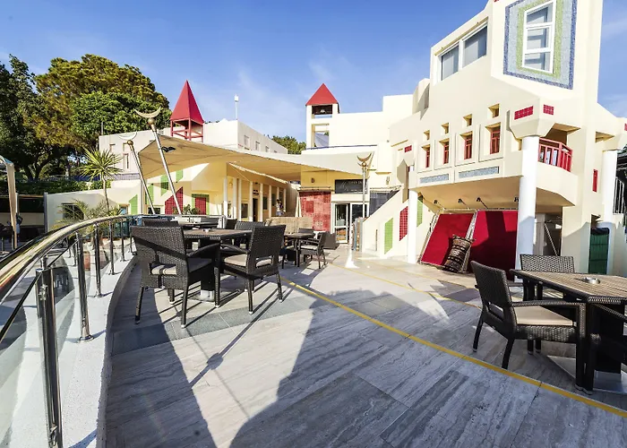 Robinson Pamfilya 4* سيدي