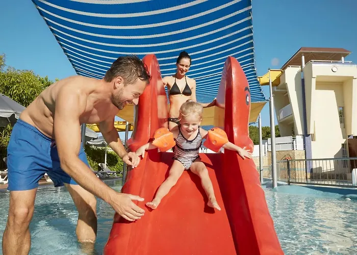 Robinson Pamfilya 4*